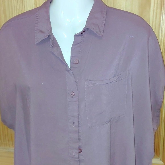 Lace up back button down shirt - Picture 2 of 5